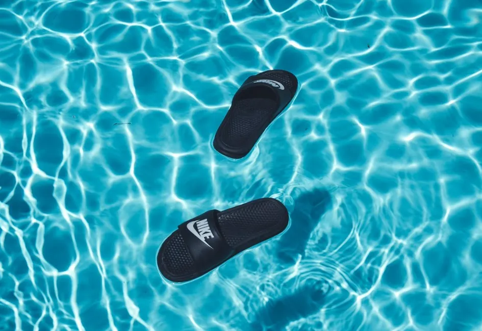 6 Types of Men’s Slippers for This Summer Season - Stay In Fashion