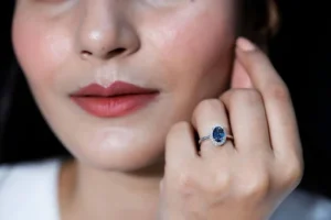 Avoid These 5 Common Engagement Ring Shopping Mistakes