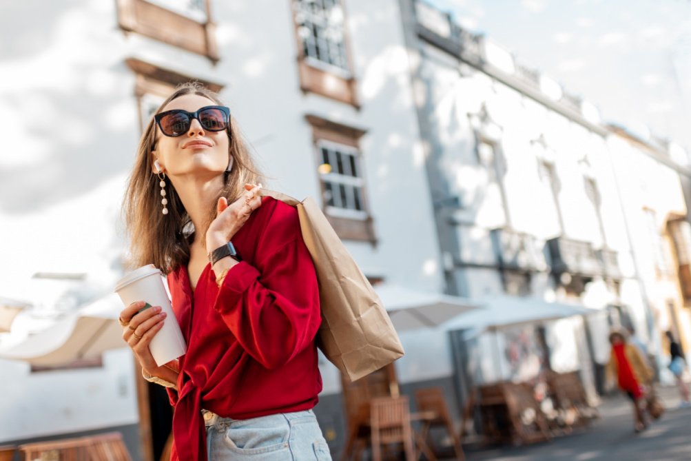 How to Master the London Girl Look For Your UK Trip