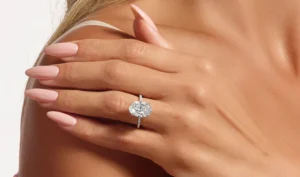 Why the Oval Continues to Feel Refined in Engagement Jewellery