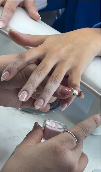 four-client-nail-day